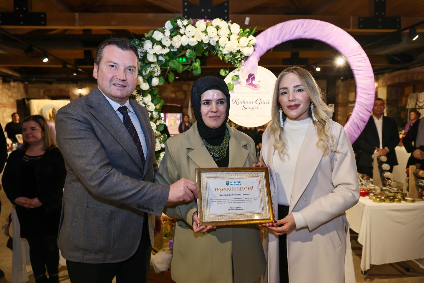 Başkan Balcıoğlu, Kadının Gücü Sergisi’ne katıldı